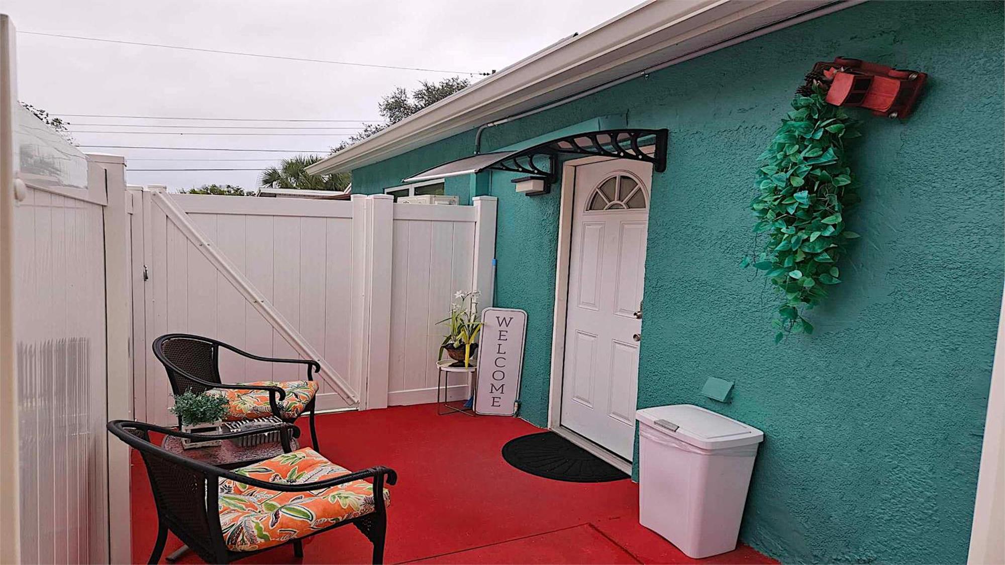 Green Castle Apartment In Tampa Near Airport And Busch Gardens Exterior photo